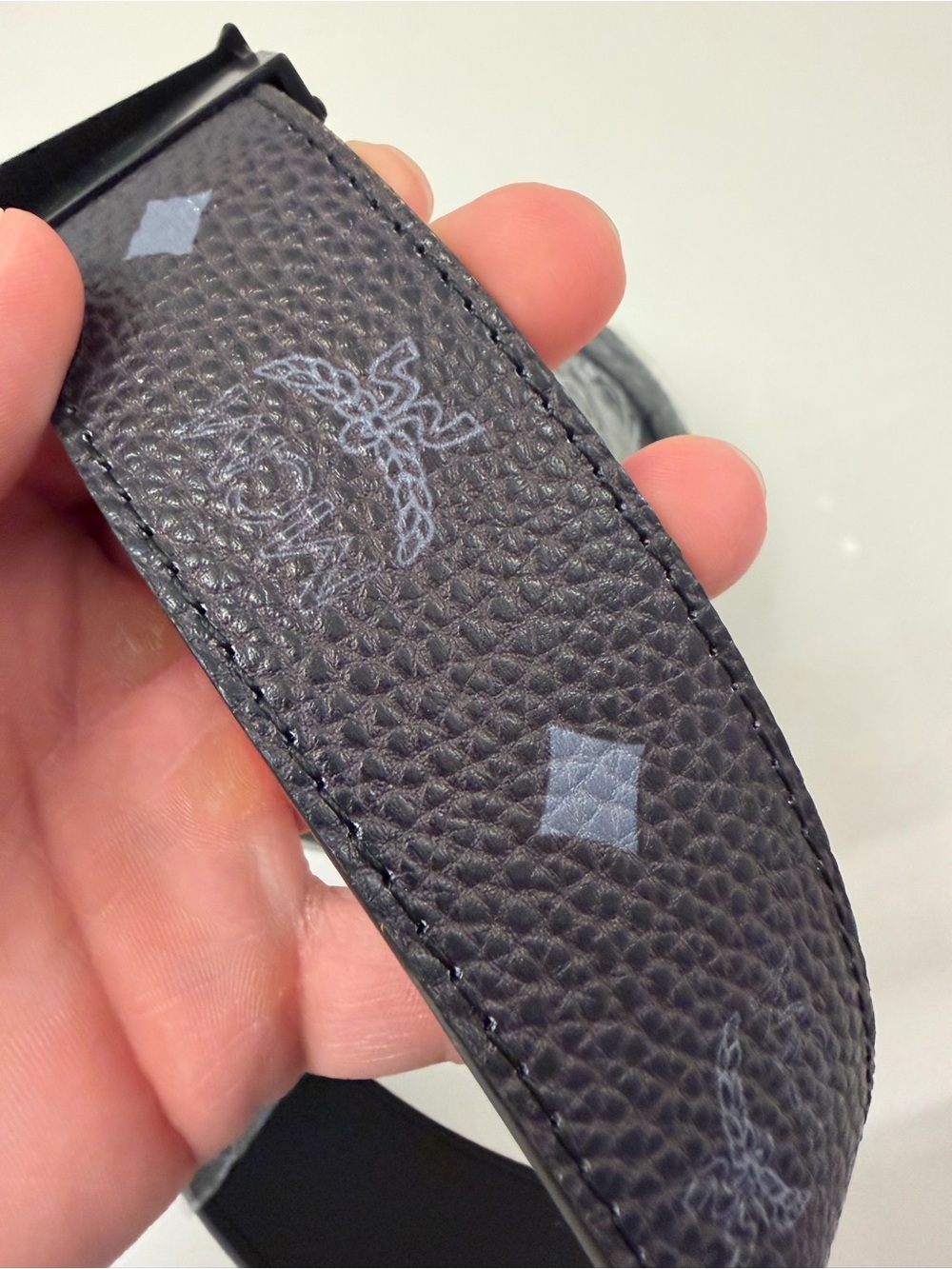 MCM Matte Black Reversible Leather Belt Mens Size 41-43 - Picture 6 of 12
